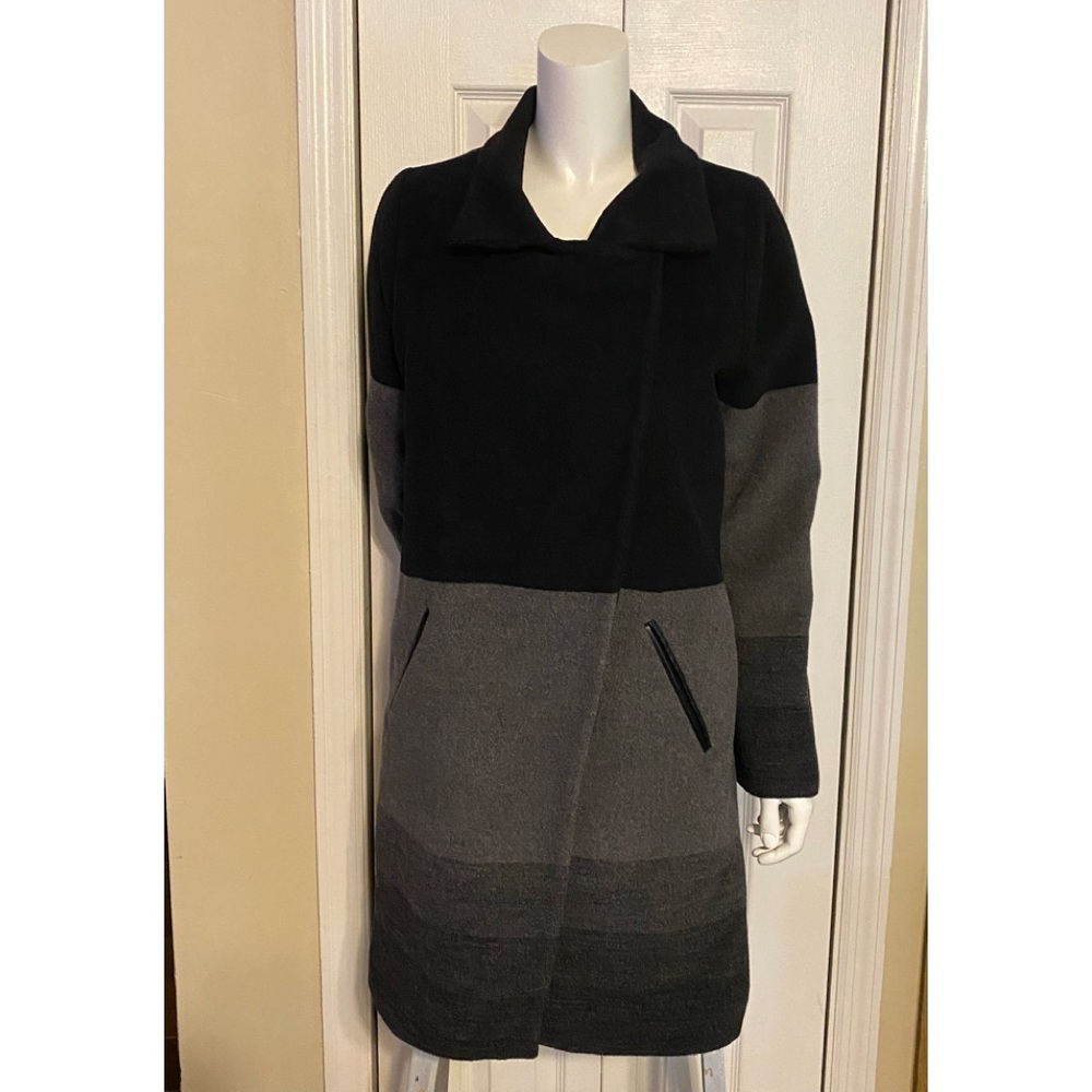 EUC Trina Turk 4 Lambswool Colorblock Coat Lined Grey Black